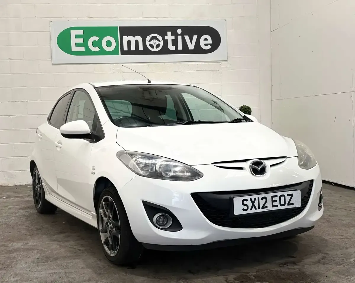 Used Mazda 2 Edition 84 HP (61 kW) 2012 White Hatchback