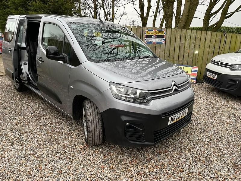 Used Citroën Berlingo 100 HP (73 kW) 2022 Grey MPV