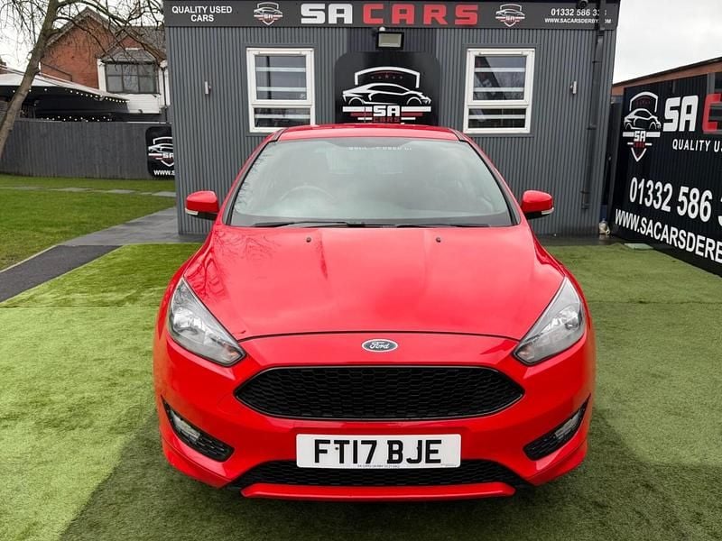 Used Ford Focus ST-Line 150 HP (110 kW) 2017 Red Hatchback
