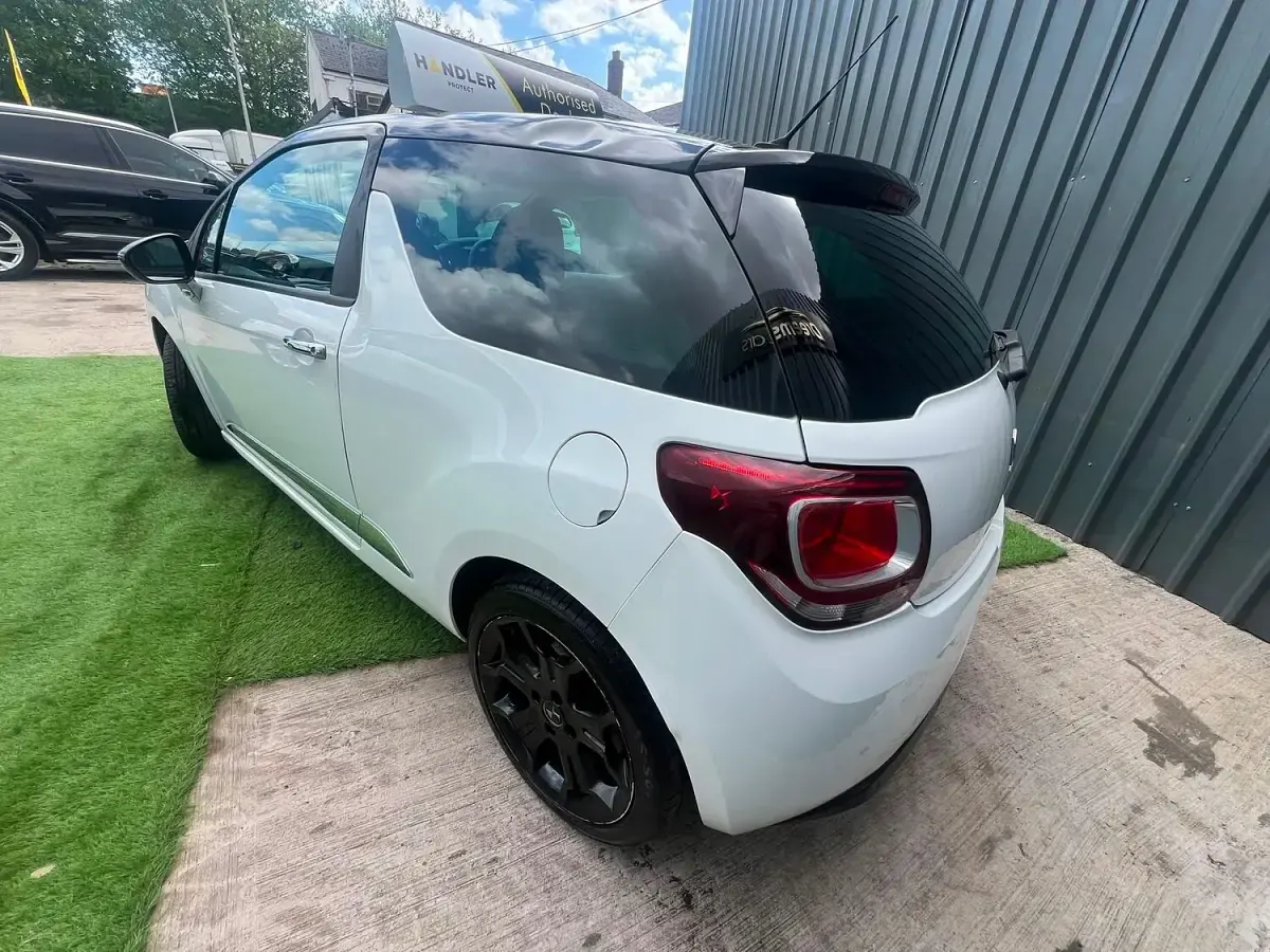 Used DS Automobiles DS3 Elegance 2016 White Hatchback