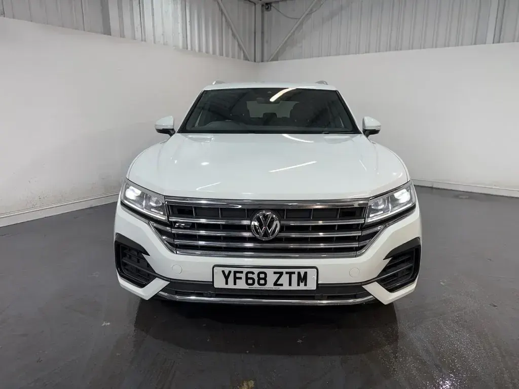 Used VW Touareg R-line 286 HP (210 kW) 2018 White SUV