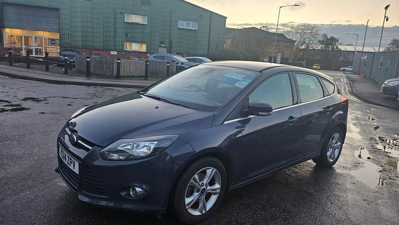 Used Ford Focus Zetec 115 HP (84 kW) 2014 Grey Hatchback