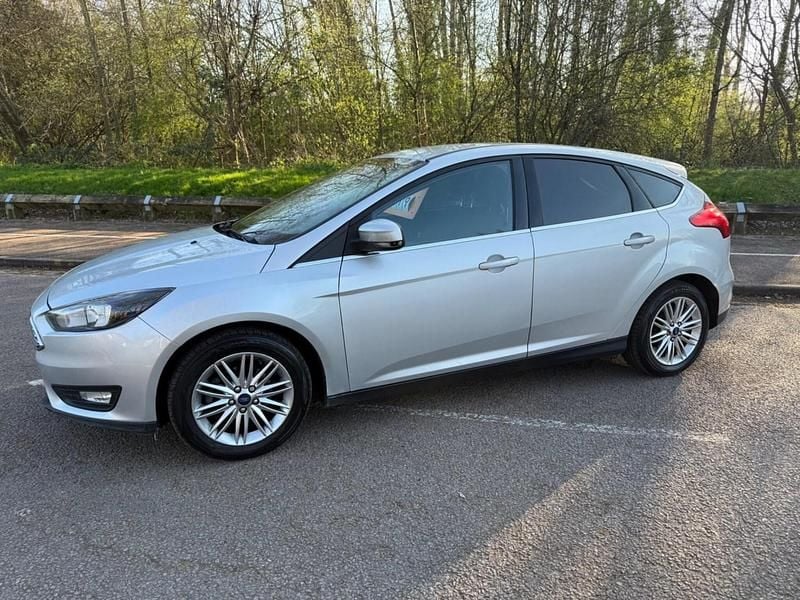 Used Ford Focus Zetec 100 HP (73 kW) 2018 Silver Hatchback