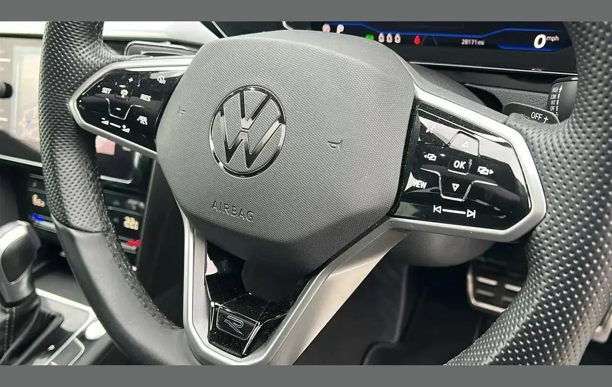 Used VW Arteon R-line 214 HP (157 kW) 2023 Blue Hatchback