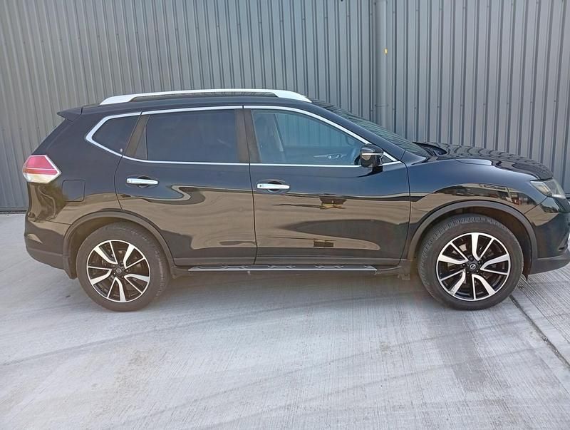 Usado Nissan X-Trail N-Vision 130 CV (95 kW) 2017 Negro SUV