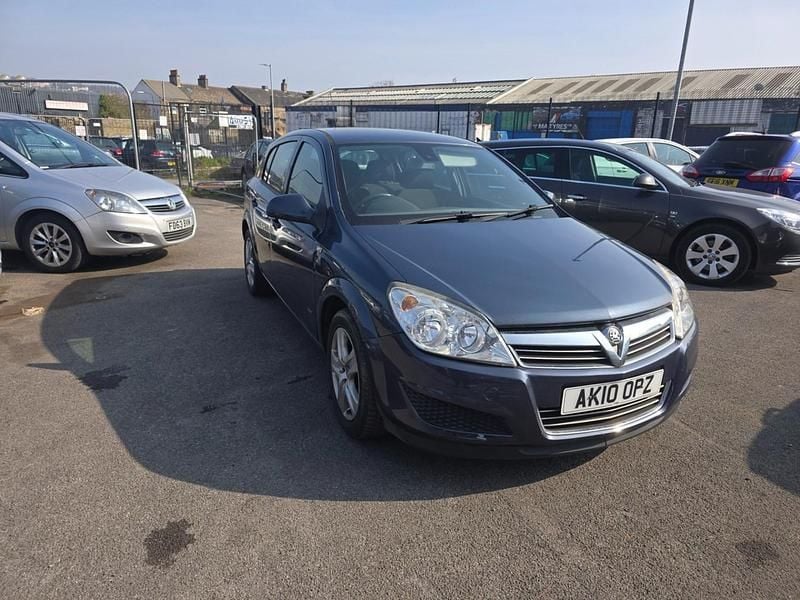 Used Vauxhall Astra Active 115 HP (84 kW) 2010 Blue Hatchback