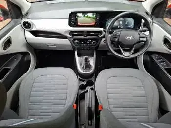 Used Hyundai i10 Premium 84 HP (61 kW) 2025 Red Hatchback