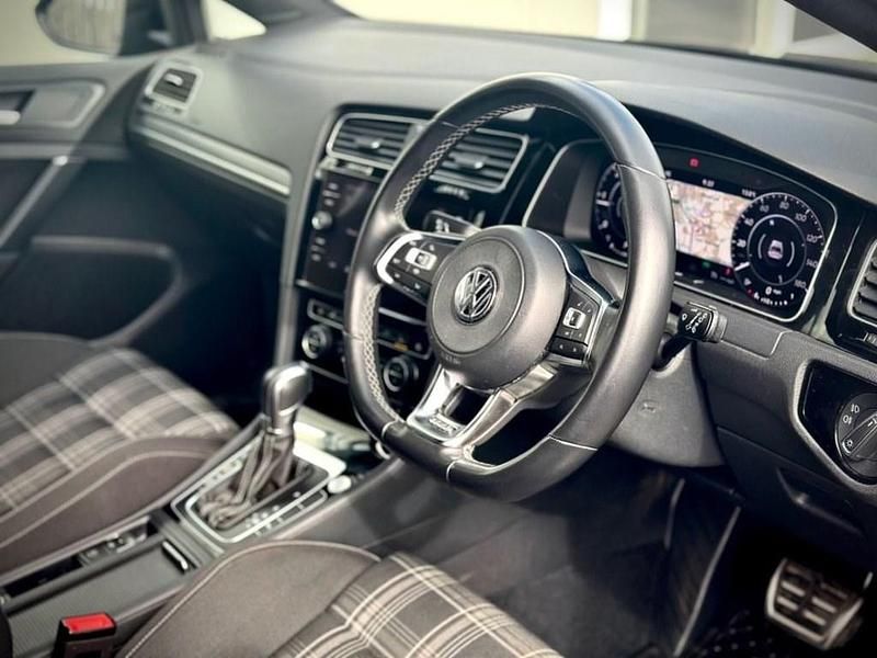 Second-hand VW Golf VII GTD 184 CP (135 kW) 2019 Albastru Hatchback