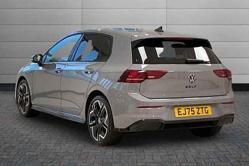 Used VW Golf VIII 150 HP (110 kW) 2025