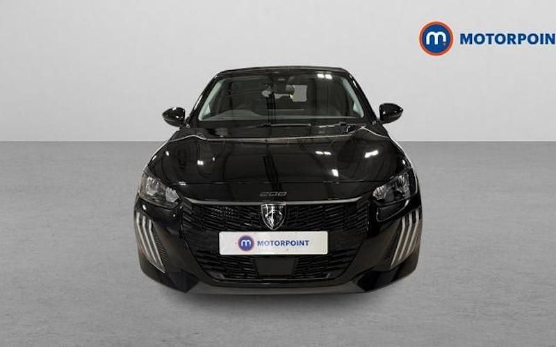 Used Peugeot 208 Allure 101 HP (74 kW) 2025 Hatchback