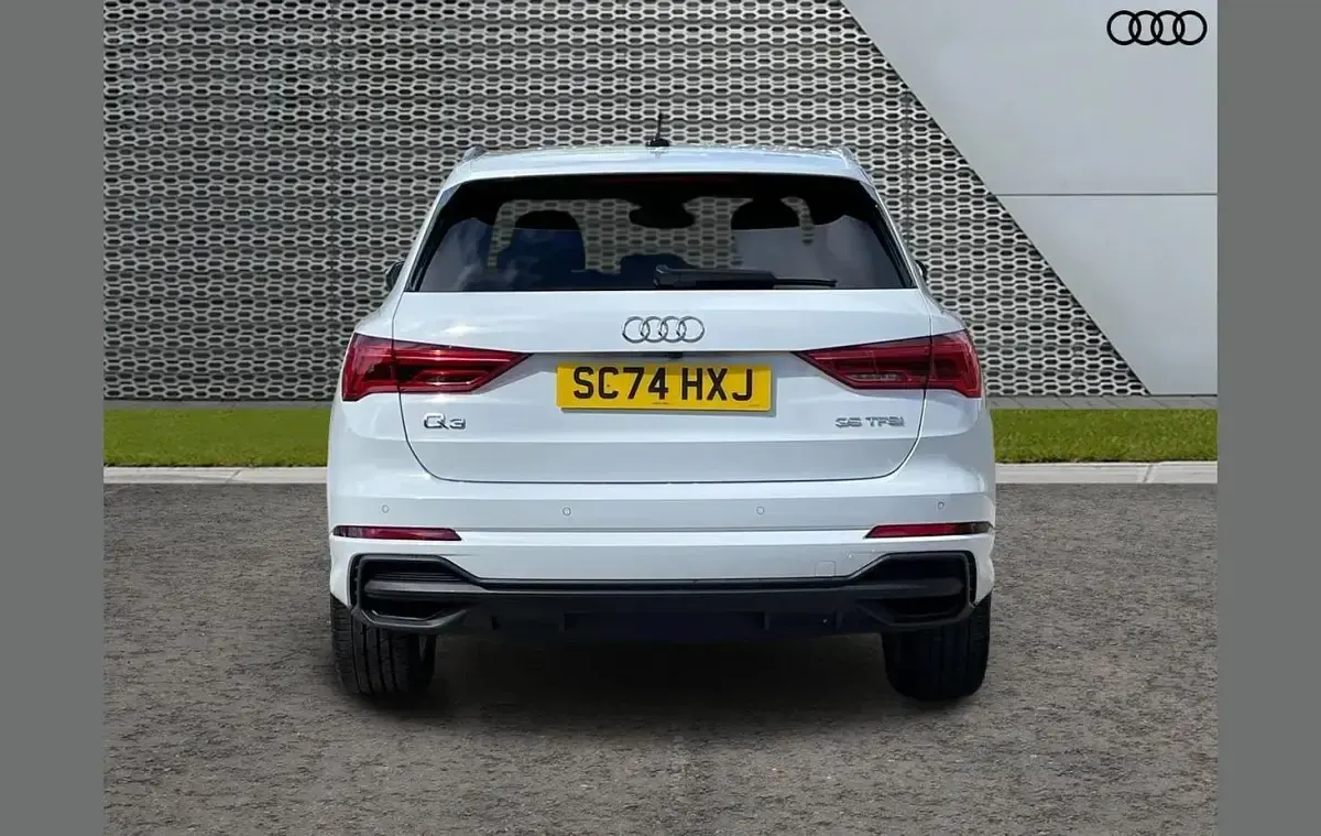Used Audi Q3 S-Line 150 HP (110 kW) 2025 White SUV