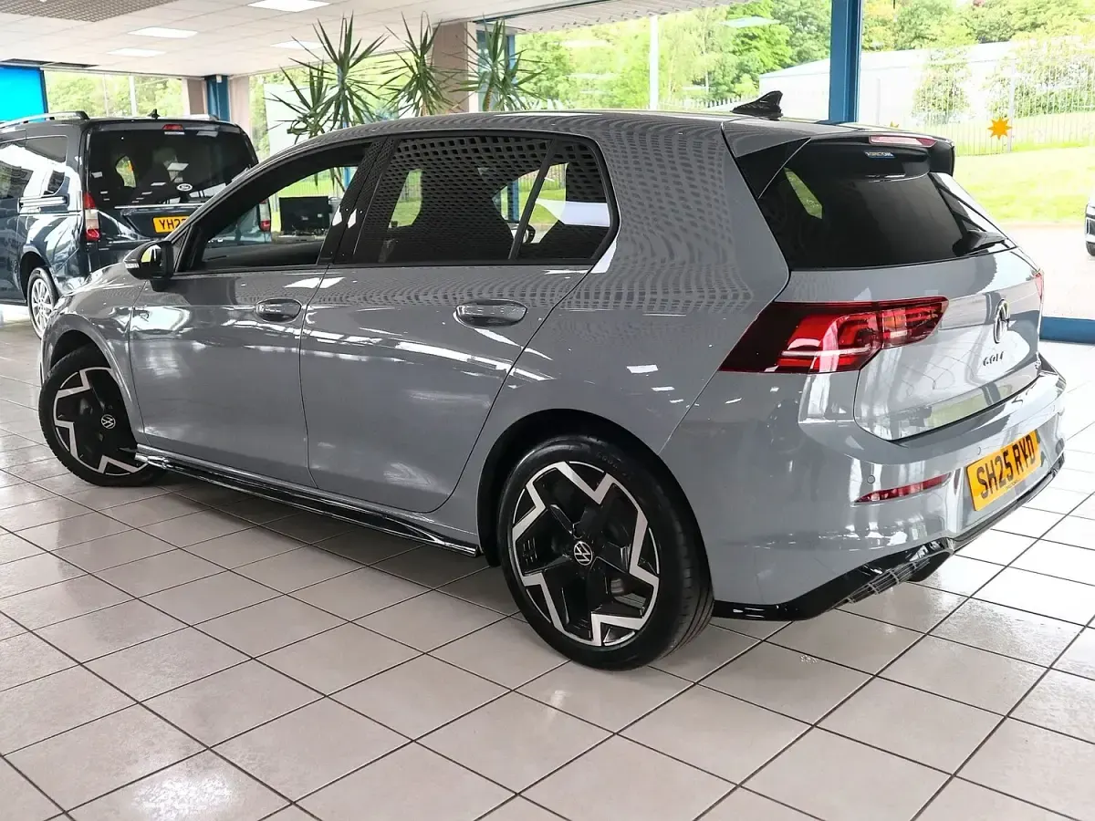 Used VW Golf VIII R-line 150 HP (110 kW) 2025 Grey Hatchback