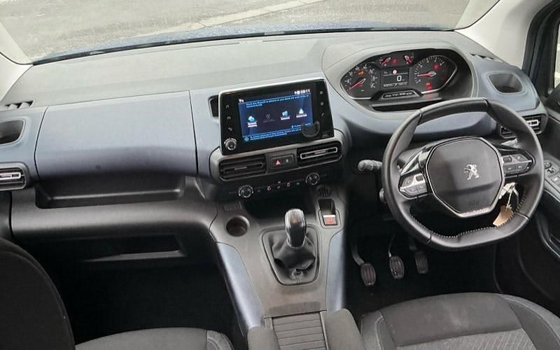 Used Peugeot Rifter Allure 102 HP (75 kW) 2023 MPV