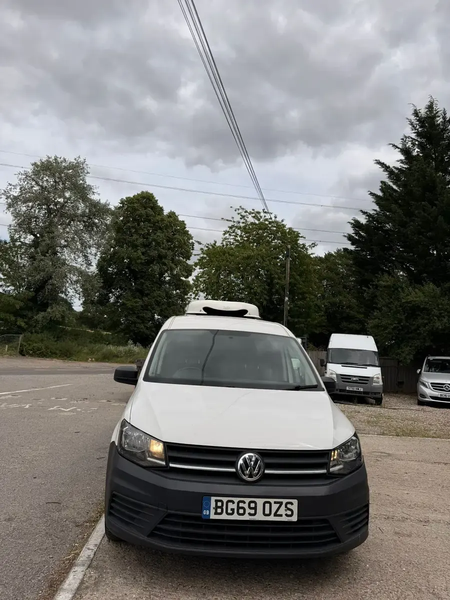 Used VW Caddy Maxi 122 HP (89 kW) 2020 White MPV