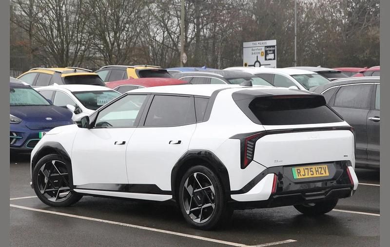 Used Kia EV4 GT-Line 150 kW (204 HP) 2025 White Hatchback