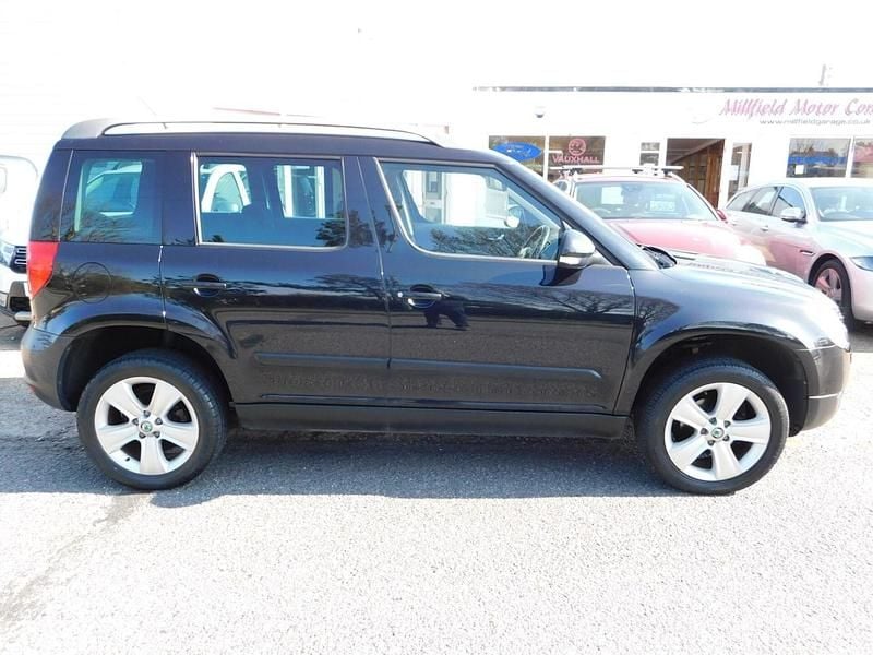 Used Skoda Yeti SE 105 HP (77 kW) 2012 Black SUV