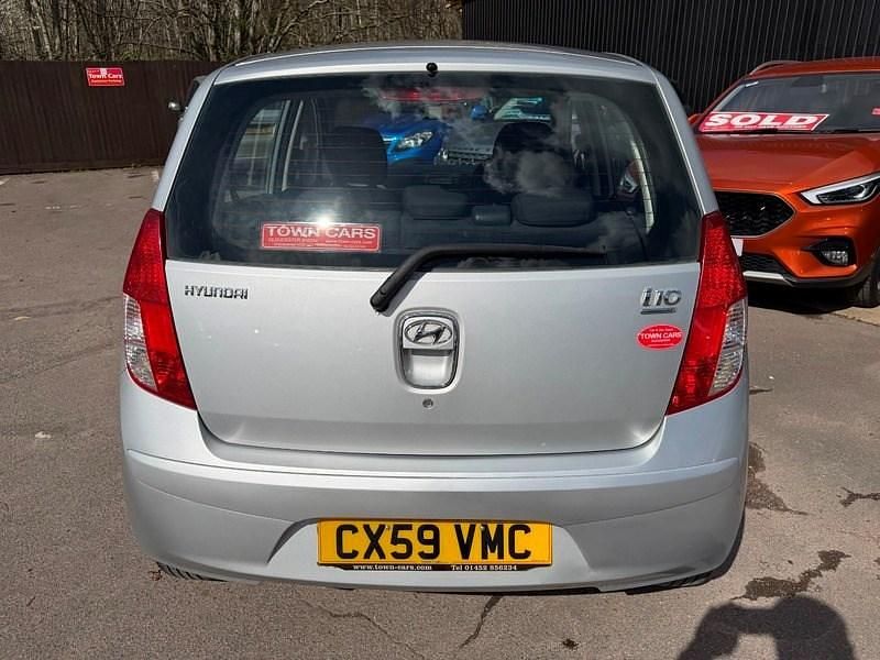 Used Hyundai i10 67 HP (49 kW) 2009 Silver Hatchback