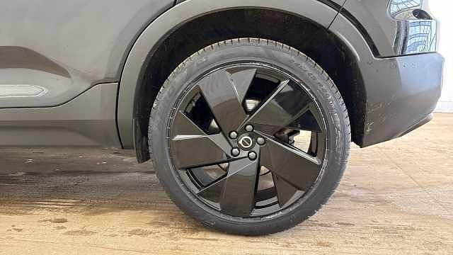 Usado Volvo XC40 Ultra 194 HP (142 kW) 2025 Preto SUV