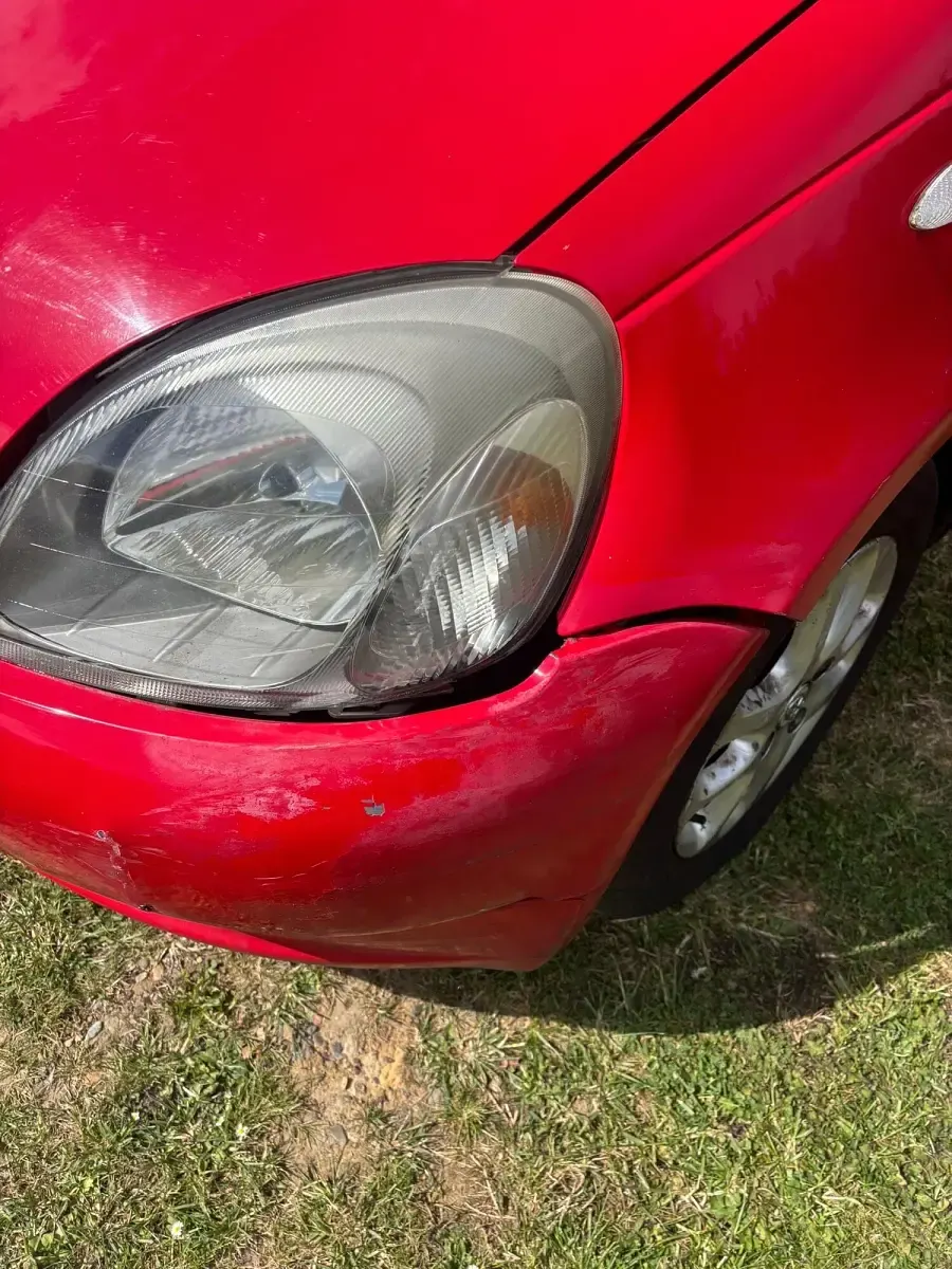 Used Toyota Yaris 68 HP (50 kW) 2001 Red Hatchback