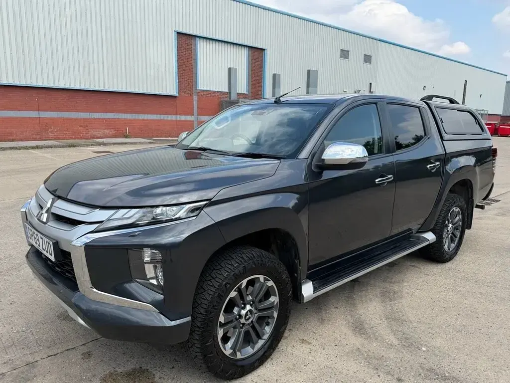 Used Mitsubishi L200 150 HP (110 kW) 2019 Grey Pickup