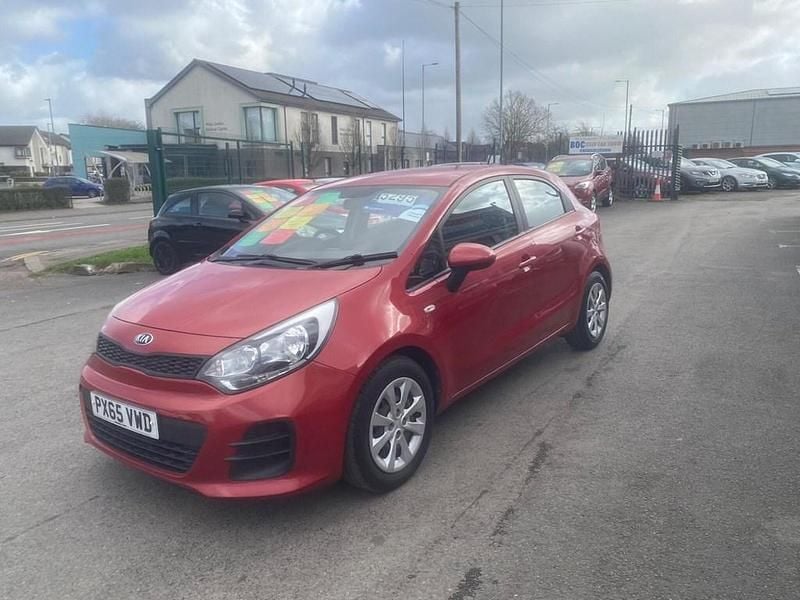 Usado Kia Rio Air 2015 Rojo Utilitario