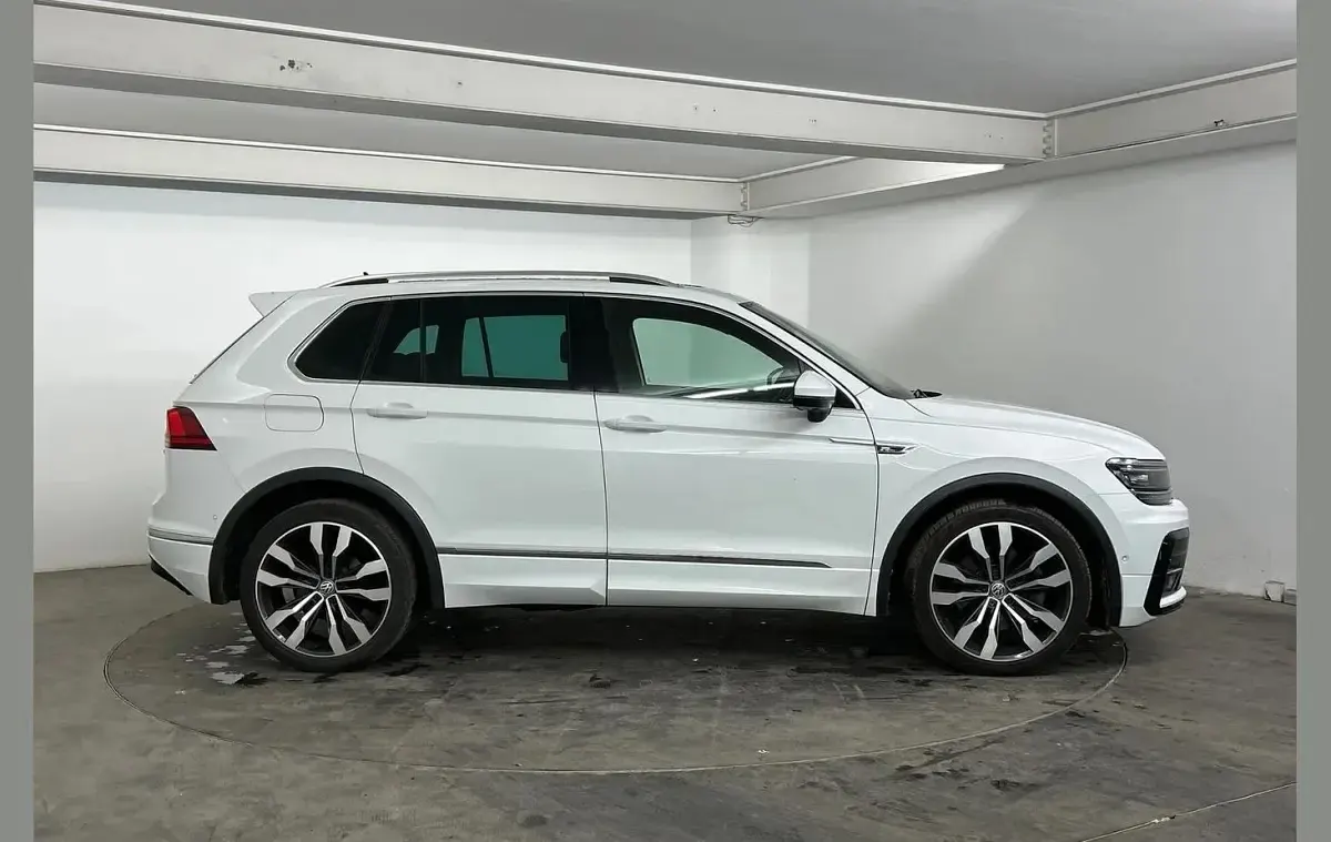 Używany VW Tiguan R-line 150 KM (110 kW) 2020 Biały SUV
