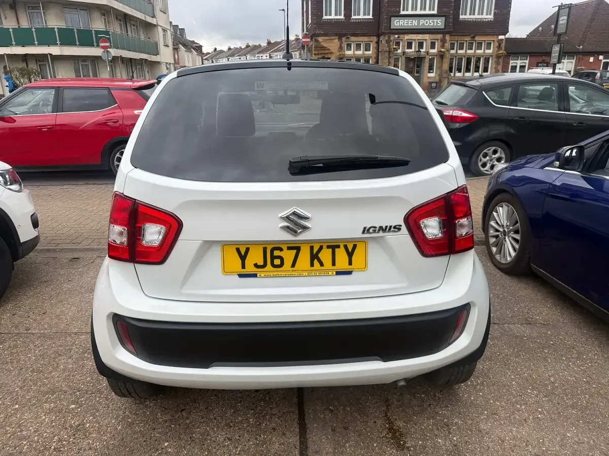 Used Suzuki Ignis SZ3 90 HP (66 kW) 2017 White/black SUV
