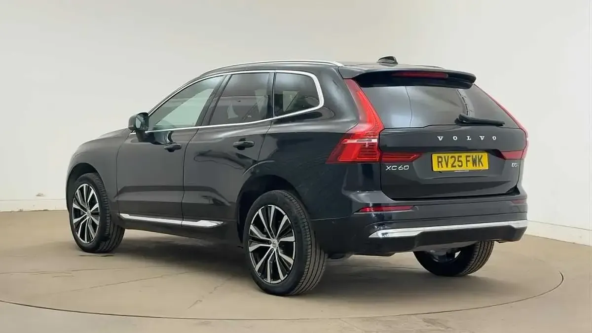 Used Volvo XC60 Ultra 250 HP (183 kW) 2025 Black SUV