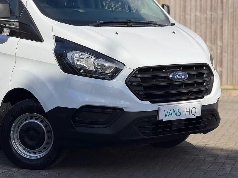 Used Ford Transit Custom 105 HP (77 kW) 2022 White Van