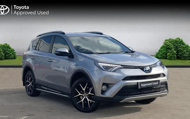 Silver Used 2018 Toyota RAV4 Hybrid Design SUV | £17,220 (Fair price) - Image 1/4