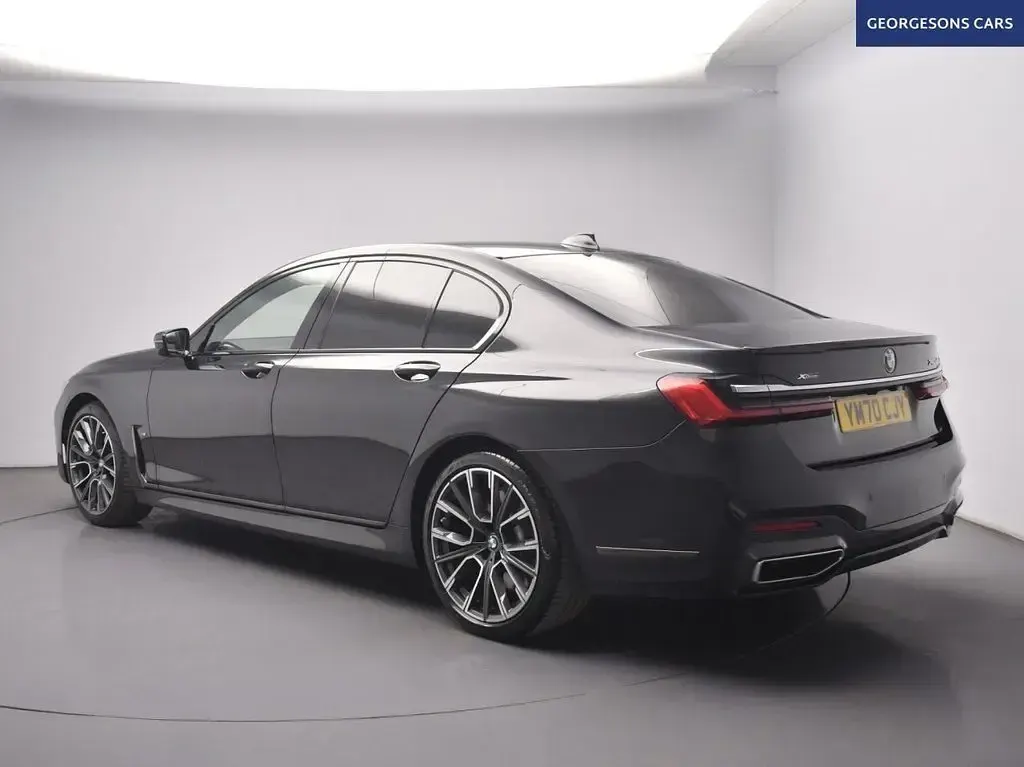 Used BMW 740 M Sport 320 HP (235 kW) 2021 Black Sedan