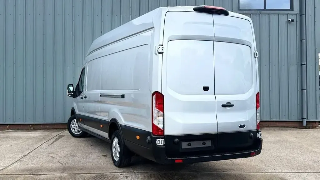 Used Ford Transit Limited 170 HP (125 kW) 2022 Silver