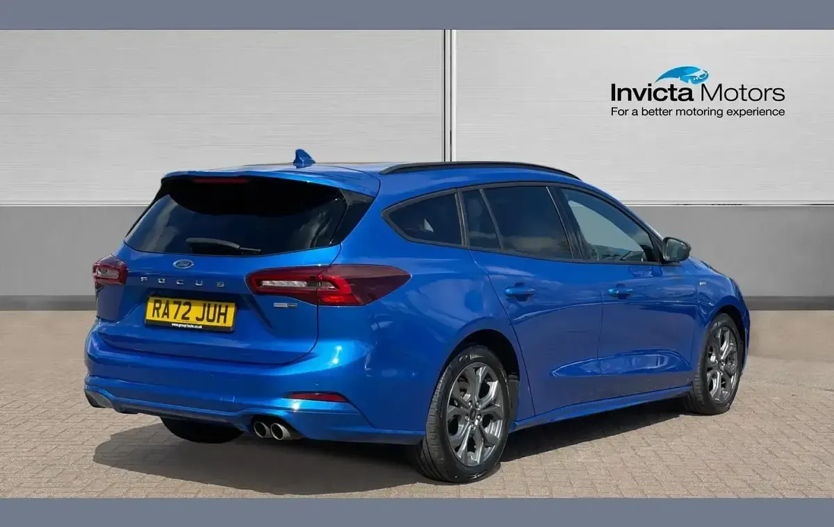 Used Ford Focus ST-Line 155 HP (114 kW) 2023 Blue Estate