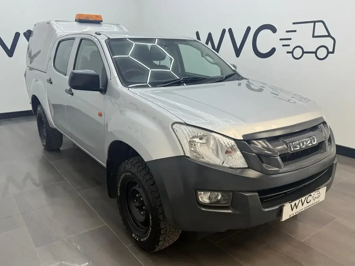 Used Isuzu D-Max 161 HP (118 kW) 2016 Silver Pickup