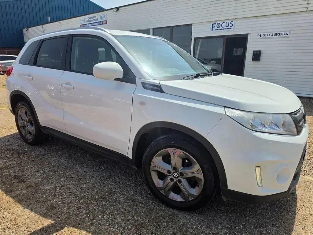 Used Suzuki Vitara SZ-T 120 HP (88 kW) 2017 White SUV