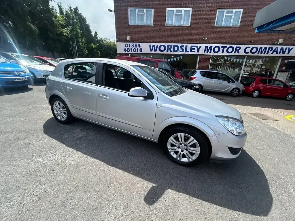 Used Vauxhall Astra SRi 2007 Silver Hatchback