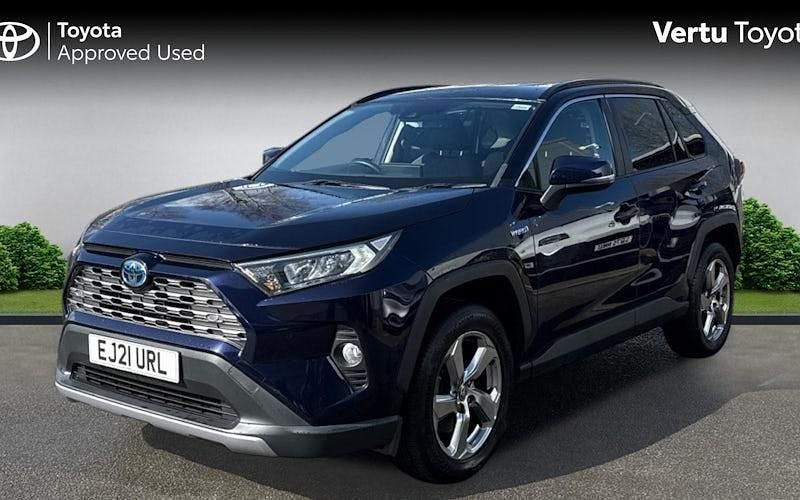 Usado Toyota RAV4 Design 218 HP (160 kW) 2025 SUV