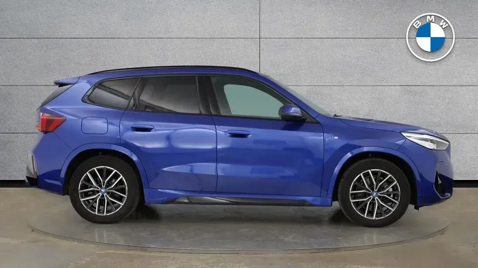 Usado BMW iX1 M Sport 230 kW (313 HP) 2025 Azul SUV
