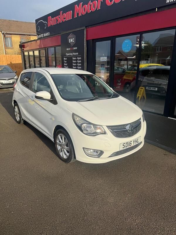 Used Vauxhall Viva 75 HP (55 kW) 2016 White Hatchback