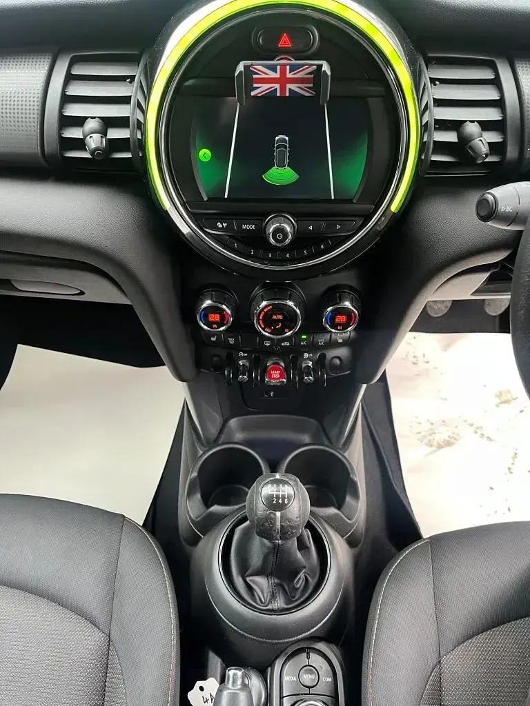 Used Mini Cooper Classic 136 HP (100 kW) 2019 White Hatchback