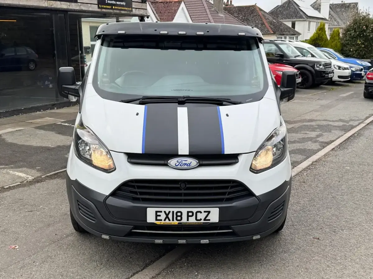 Used Ford Transit Custom 105 HP (77 kW) 2018 White Van