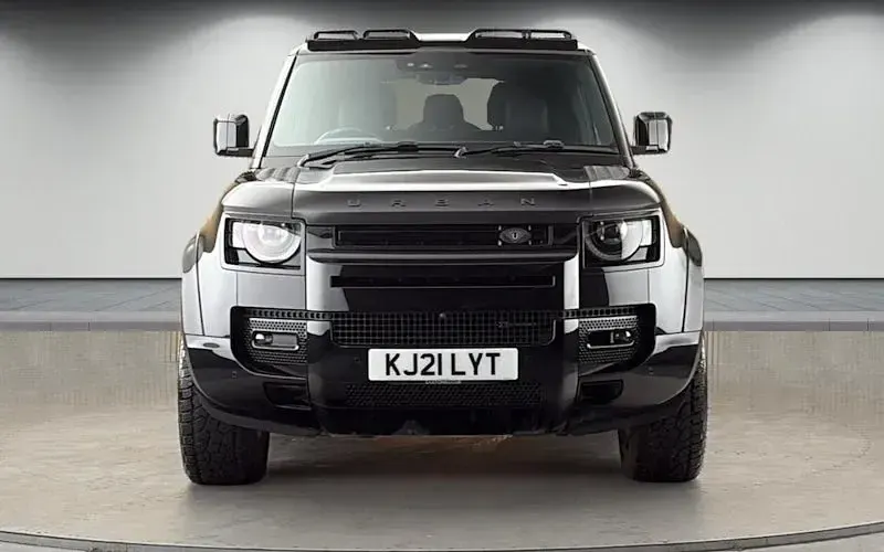 Used Land Rover Defender SE Dynamic 249 HP (183 kW) 2025 SUV