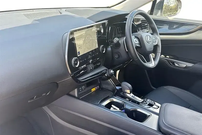 Used Lexus NX450h+ 309 HP (227 kW) 2025 White SUV