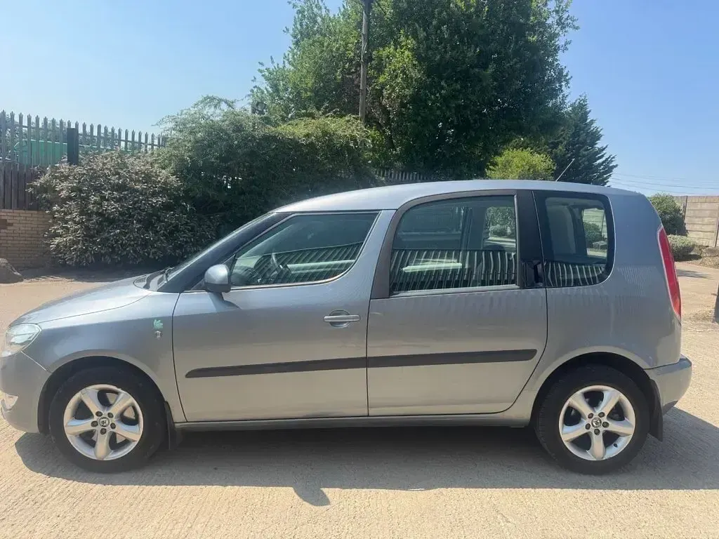 Used Skoda Roomster GreenLine 75 HP (55 kW) 2012 Grey MPV
