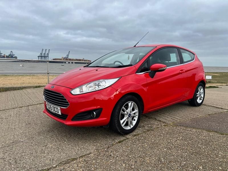 Used Ford Fiesta Zetec 2015 Red Hatchback