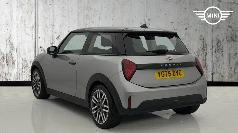 Used Mini Cooper Hatch 113 kW (154 HP) 2025 Silver Hatchback