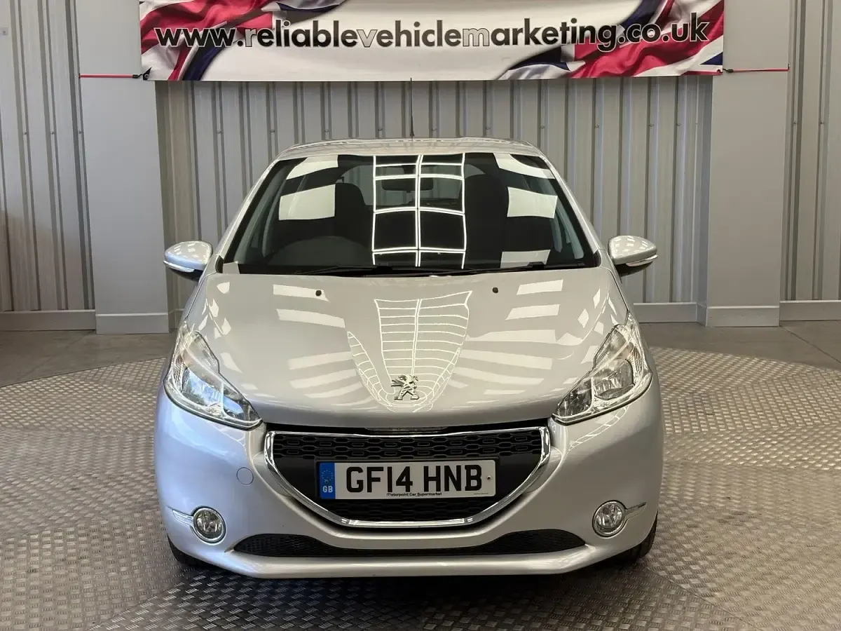 Used Peugeot 208 Active 68 HP (50 kW) 2014 Silver Hatchback