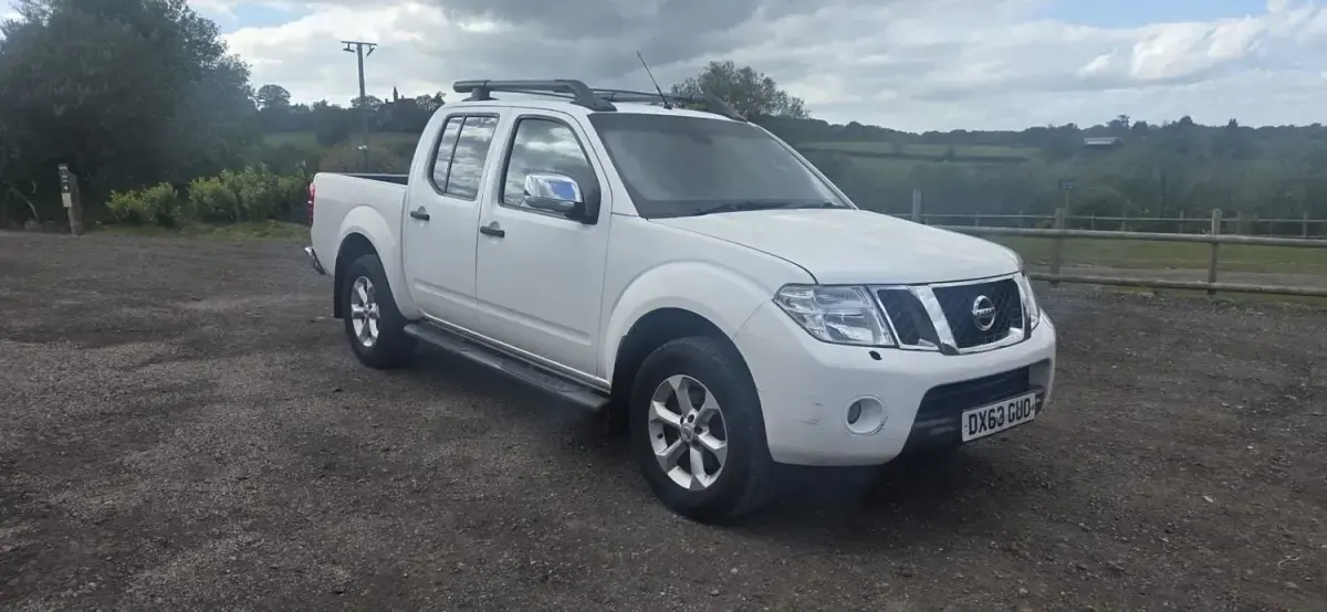 Usado Nissan Navara Tekna 190 HP (139 kW) 2013 Branco Pickup