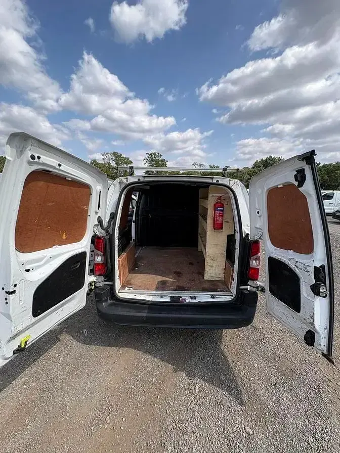 Used Citroën Berlingo 100 HP (73 kW) 2021 White MPV
