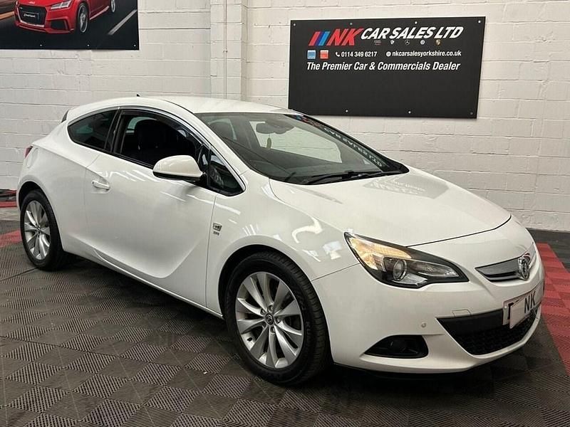 White Used 2013 Vauxhall Astra GTC SRi Coupe | £3,195 (Expensive) - Image 1/4